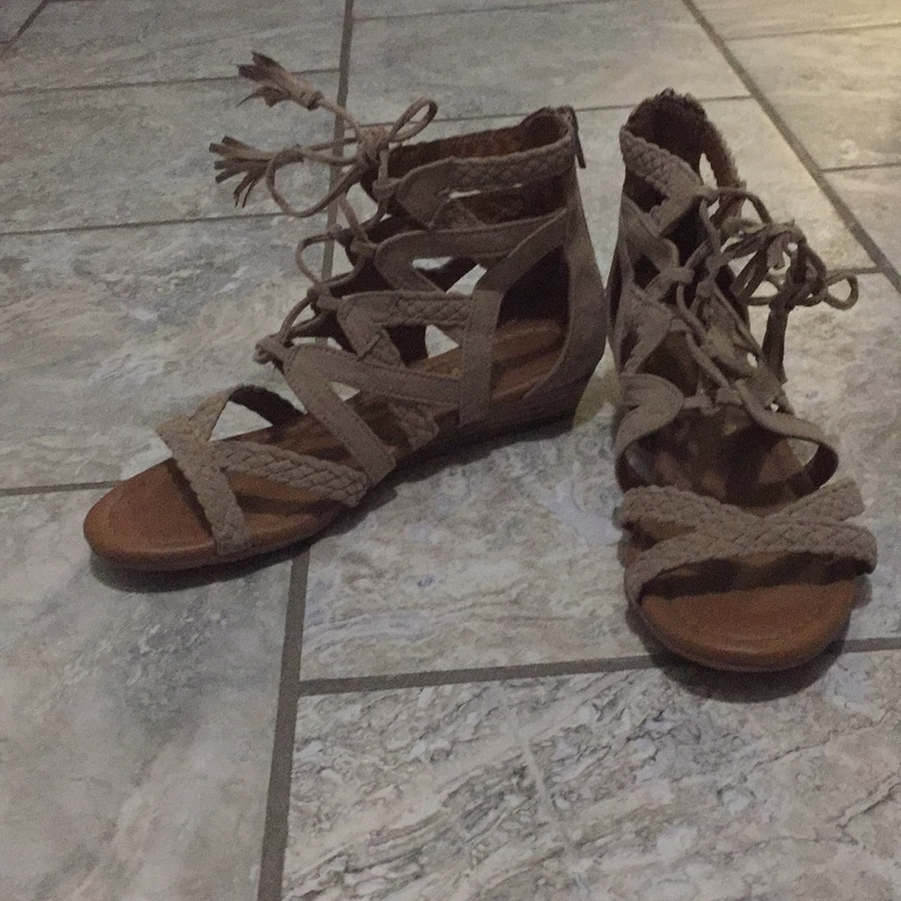 Cute wedged sandals
